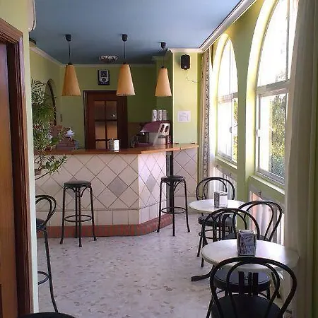 Hostal Europa Эстепона